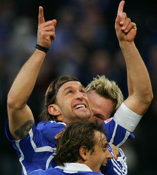   Marcelo Bordon, Rafinha, Ivan Rakitic, Schalke, jubel efter mål. 