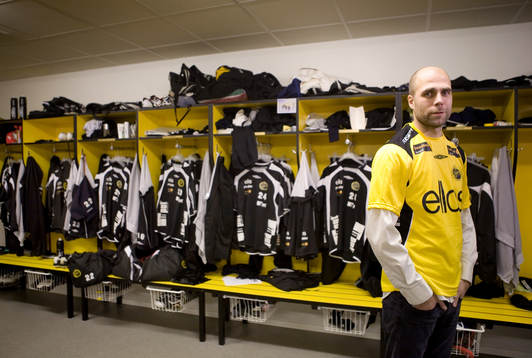  Fotboll, Allsvenskan, Presskonferens i Borås. Elfsborg presenterar sitt nyförvärv från Häcken Teddy Lucic. Teddy på plats i Elfsborgs omklädningsrum.