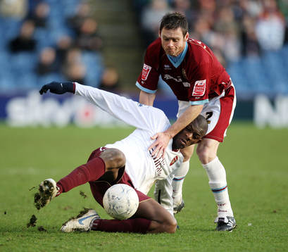  Abou Diaby, Arsenal och Graham Alexander, Burnley