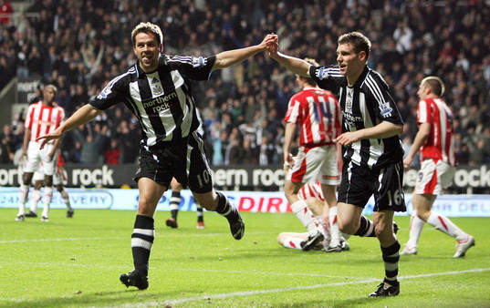  Michael Owen och James Milner, Newcastle, jubel.