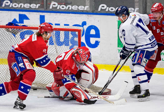 Mikael Karlberg, Leksand, trycker in 0-1 bakom Pontus