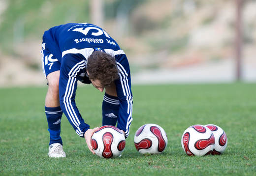  Frisparksträning, Tobias Hysén lägger upp några bollar, med precision.