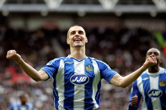  Paul Scharner, Wigan, jubel efter mål. 