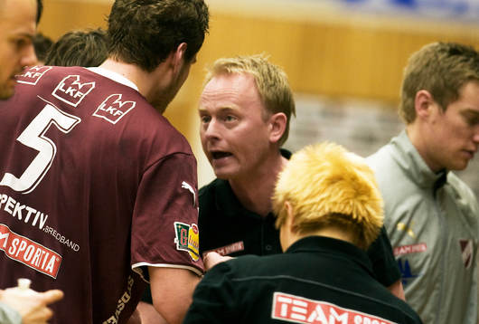 Tränare Magnus Johansson försöker få mera fart på sina
