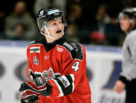 Elias Bjuhr, Modo
