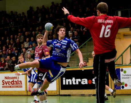 Matchhjälten Andreas Nilsson överlistar Oscar Jensen