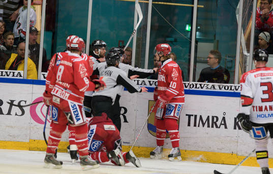 Magnus Wernblom, Modo crosscheckade Johan Andersson, Timrå