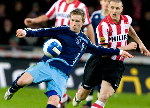  Rasmus Lindgren, Ajax och Timmy Simons, Eindhoven.