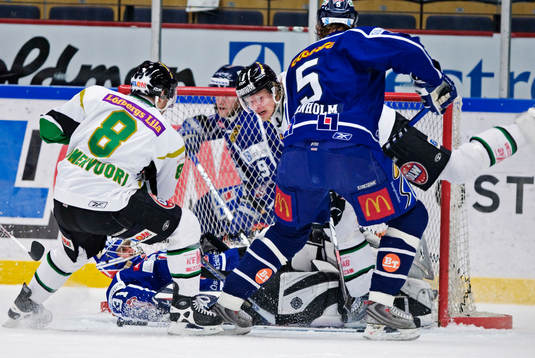Oroligt framför Rastislav Stana, målvakt, Linköping