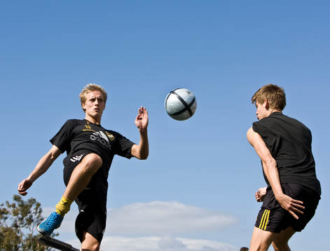 Fotbollstennis, Bobby Alm Nilsson och Simon Larsson