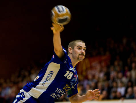 Straffhjälten Andreas Bamberg sätter en av sina straffar