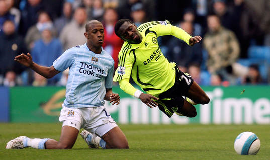  Gelson Fernandes och Shaun Wright Phillips.