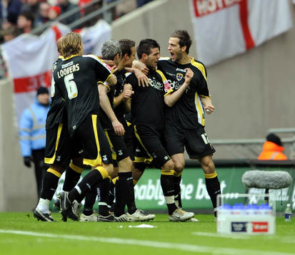  Cardiff, Joe Ledley, jubel.