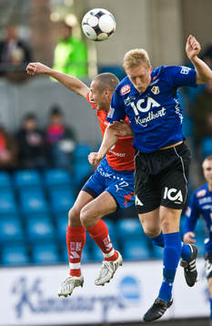 Henrik Larsson, Helsingborg och Peter Larsson, Halmstad, i