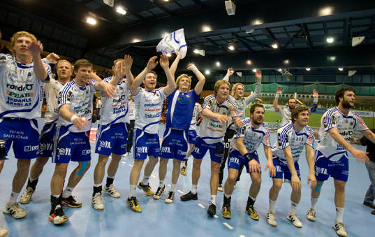Ystads glada spelare gör vågen