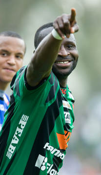  Prince Ikpe Ekong, Gais.
