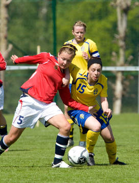  Shanga Hussain och Maren Snekvik.