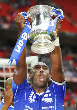 Sol Campbell, Portsmouth, jubel med pokalen