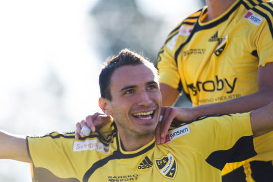  1-1, Burim Rexhepi, som även gjorde segermålet. Jubel.