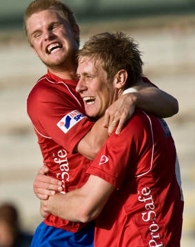  Mario Vasilj grattas av Daniel Petersson Jubel.