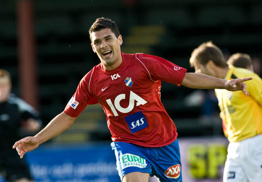  Östers 4-målsskytt Tomas Petry fick IFK Malmö på fall. Jubel, måljubel.