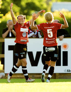  1-0 av Erla Arnardóttir. Jubel.