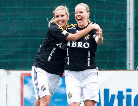  Louise Fors, och Laura Kalmari, AIK jubel efter segermålet 2-1.