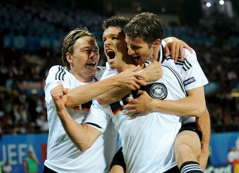  Clemens Fritz, Michael Ballack och Arne Friedrich, Tyskland. Glädje, jubel.