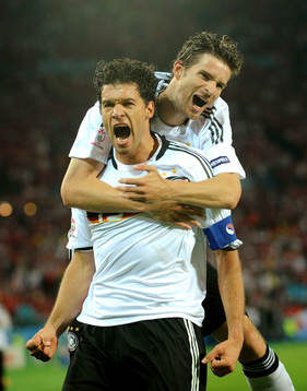  Michael Ballack och Arne Friedrich, Tyskland. Glädje, jubel.