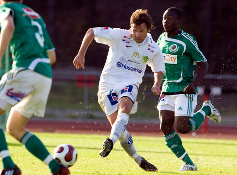  Andreas Nilsson, Jönköping kvitterar till 1-1 och Obi Etie, Väsby.