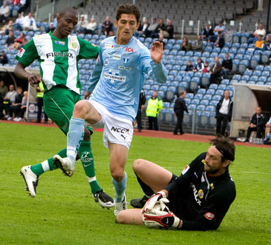  Rami Shaaban, målvakt Hammarby och Alagie Sosseh, Hammarby och Agon Mehmeti, Malmö.