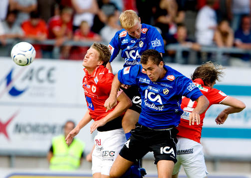 Peter Larsson och Emir Kujovic, Halmstad, Viktor Elm och