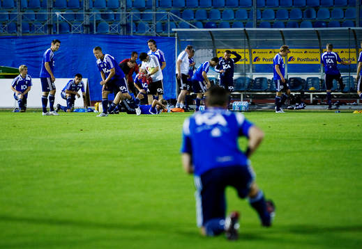 Göteborg-spelarna stretchar