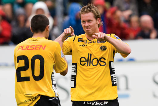  Emir Bajrami gör 0-1, jubel, grattas av Fredrik Berglund.