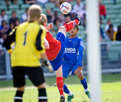 P16, Cruzeiro EC - Karlslunds IF: Eduardo (Dudu), Cruzeiro