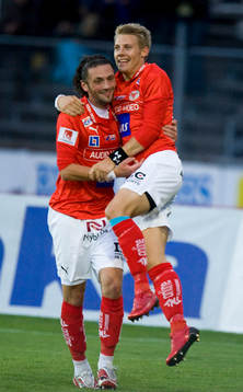   2-2, Patrik Ingelsten som grattas av Arthur Sorin.