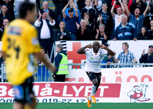  Eric Magloire Bassombeng, Örebro, jubel.