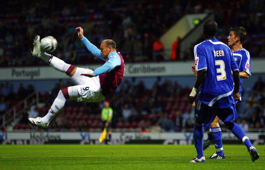   Dean Ashton, West Ham, cykelspark.