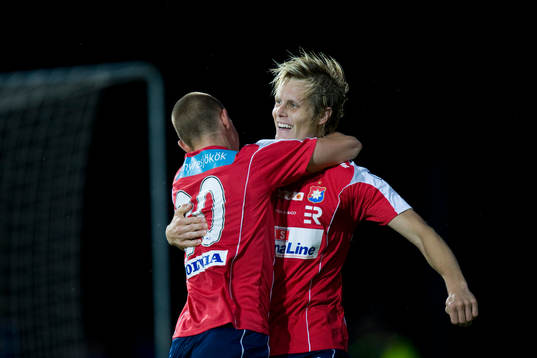  0-2, Anton Holmberg som grattas av Christian Lindström.