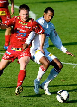 Daniel Svensson, LB och Marcos Ferreira, Assyriska
