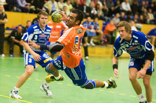Payam Hatami, Lindesberg, flyger lågt