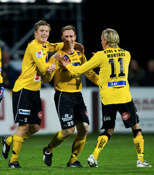  Niklas Skoog jubel efter 3-0  tillsammans med David Rehn och Adam Berner.