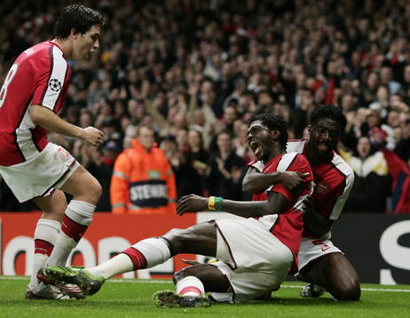  Emmanuel Adebayor, Samir Nasri och Kolo Toure, Arsenal. Glädje, jubel.