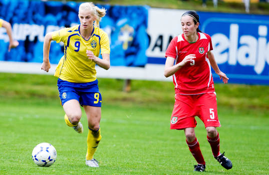  Alicia Powe, Wales, Sofia Jakobsson, Sverige.