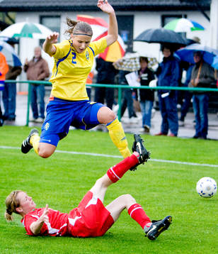  Emily Hancock, Wales, Josefine Alfsson, Sverige.
