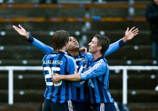  Sebastian Rajalakso, Thiago Quirino Da Silva, och Philip Hellqvist, Djurgården, jubel efter 3-1. 