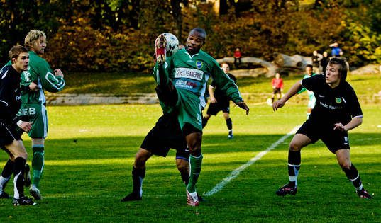  Samuel Ayorinde, Gröndal, bollar.