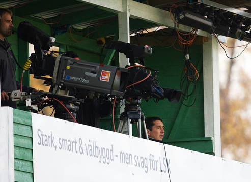 David Wilson, tränare, Ljungskile satt vid TV-kamerorna