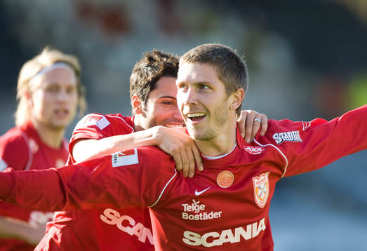    0-1, Dennis Östlundh, jubel, Stefan Batan grattar.