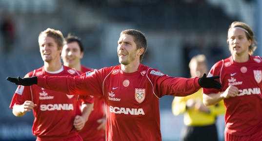    0-1, Dennis Östlundh. Jubel.